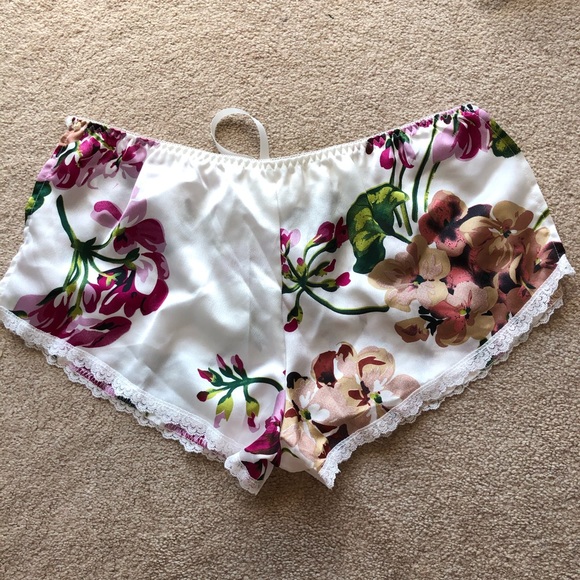 🚫SOLD🚫Floral print lace lingerie set NWOT - Picture 13 of 13